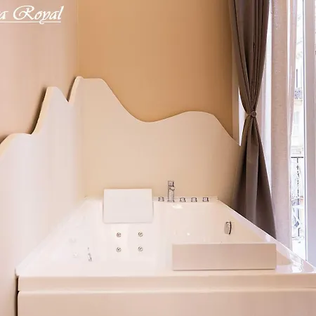Dharma Luxury 3* La Spezia