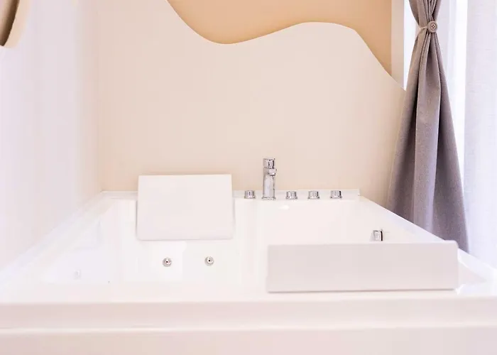 Dharma Luxury Guest house *