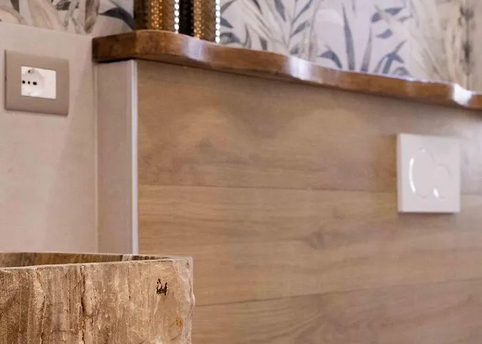 Dharma Luxury Guest house *